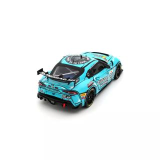 TOYOTA GR SUPRA GT4 EVO 2 A. MCINTOSH / P. THOMPSON BLUE 2025 OttO mobile 1:18 Resinemodell (Türen, Motorhaube... nicht zu öffnen!)